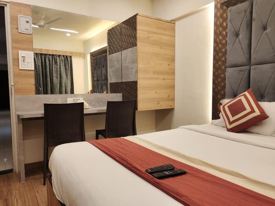 Hotel Shelter Palace Navi Mumbai Exterior photo