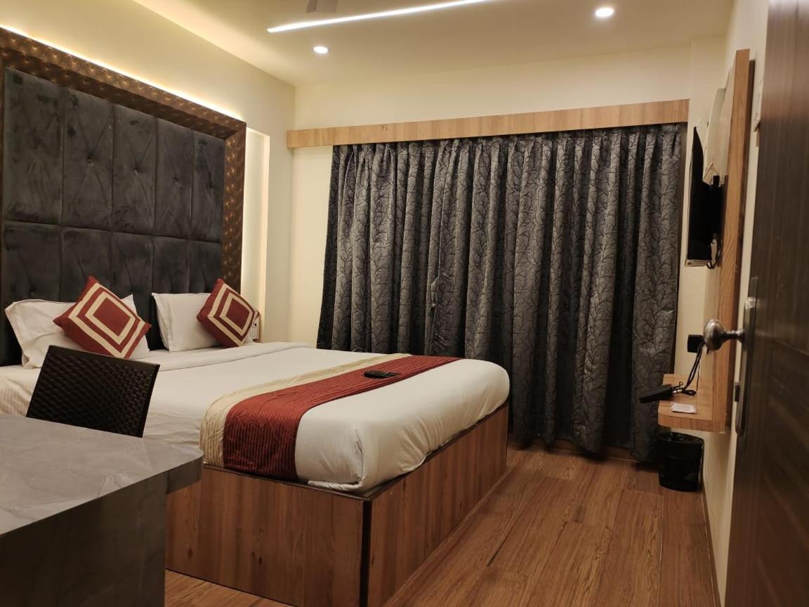 Hotel Shelter Palace Navi Mumbai Exterior photo