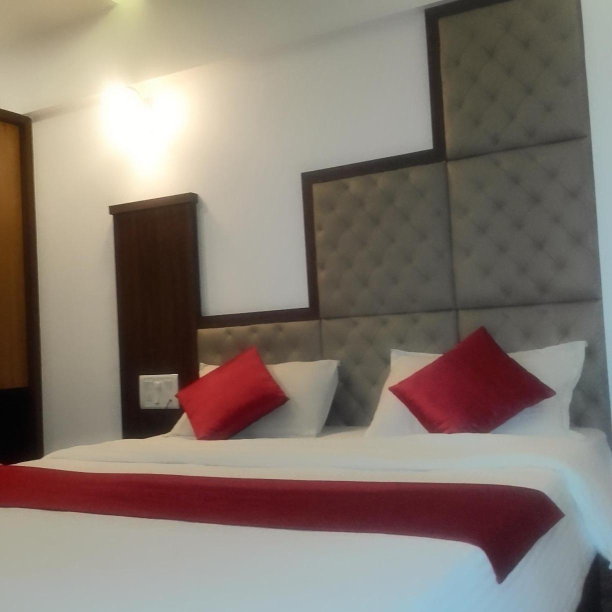 Hotel Shelter Palace Navi Mumbai Exterior photo