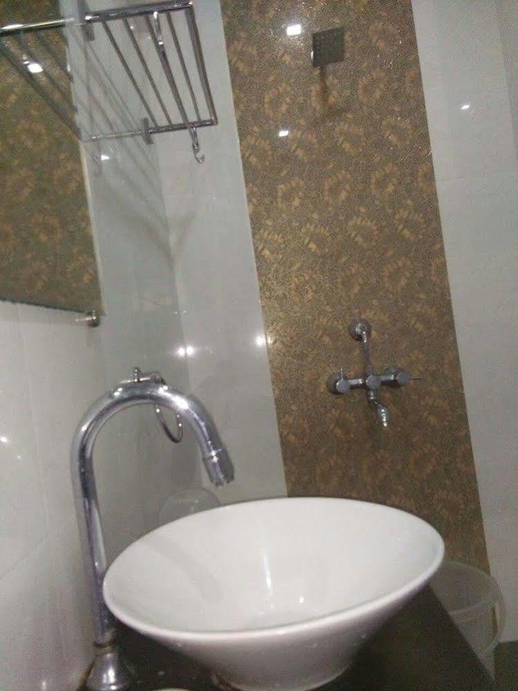 Hotel Shelter Palace Navi Mumbai Exterior photo