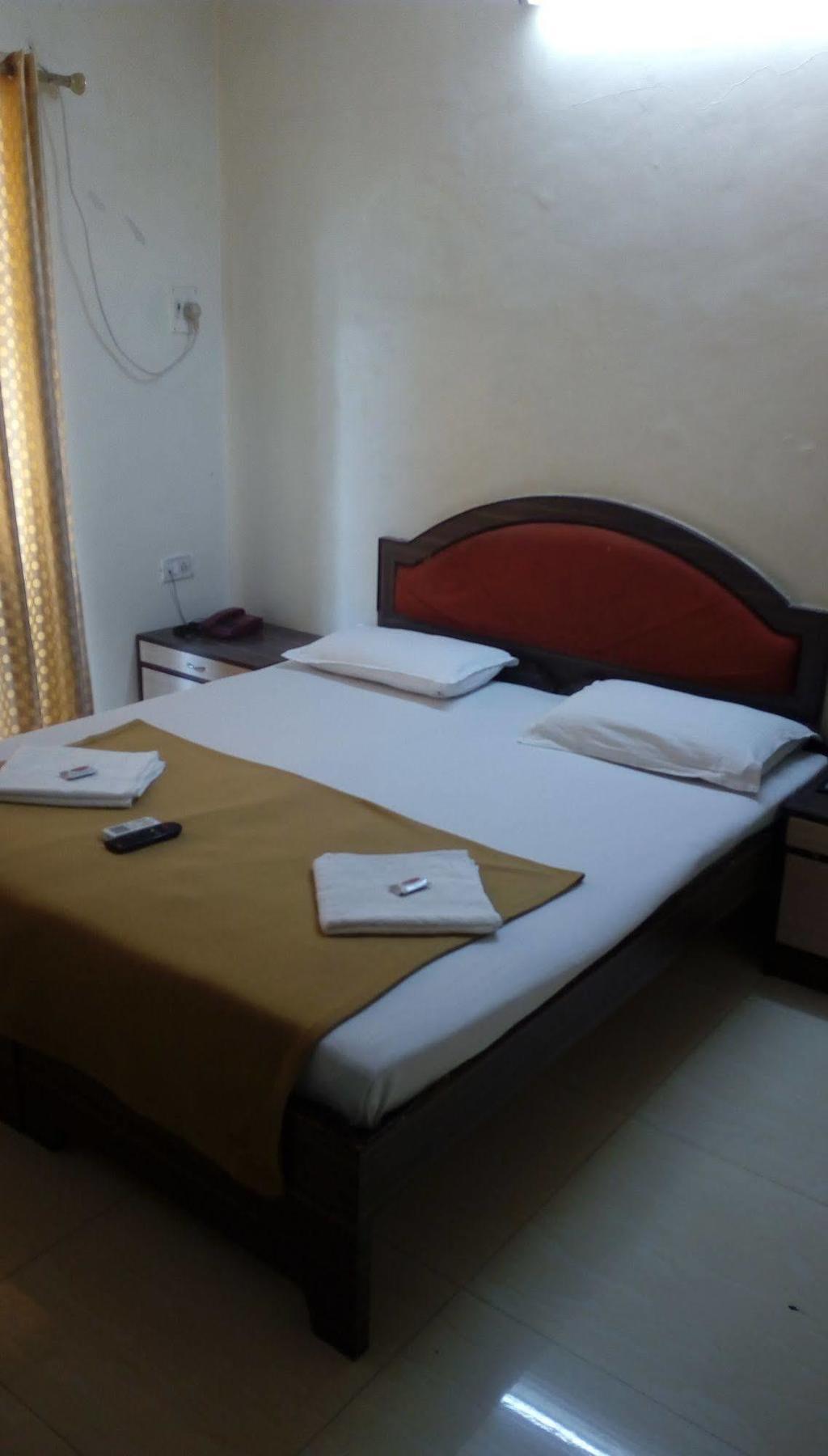 Hotel Shelter Palace Navi Mumbai Exterior photo