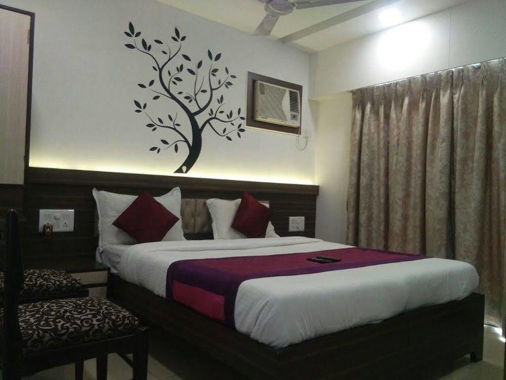 Hotel Shelter Palace Navi Mumbai Exterior photo