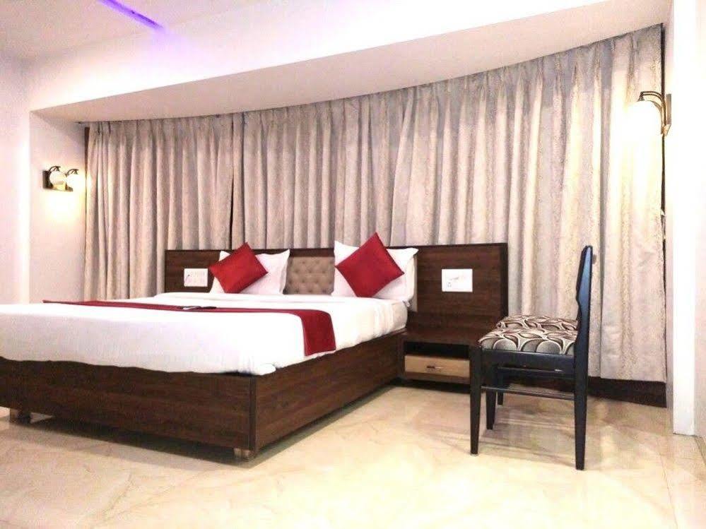 Hotel Shelter Palace Navi Mumbai Exterior photo