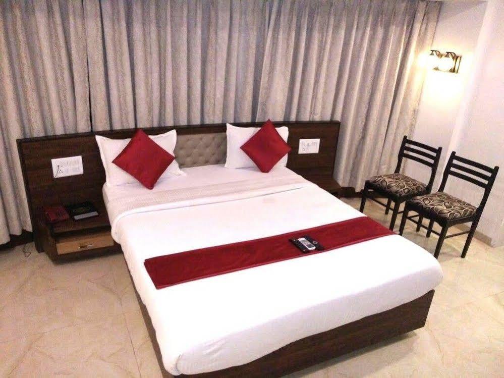 Hotel Shelter Palace Navi Mumbai Exterior photo