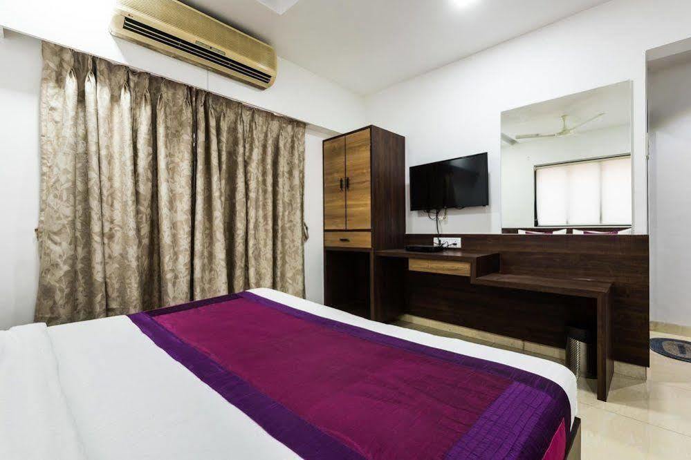 Hotel Shelter Palace Navi Mumbai Exterior photo
