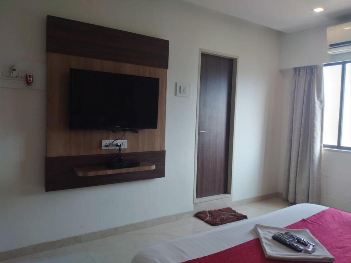 Hotel Shelter Palace Navi Mumbai Exterior photo